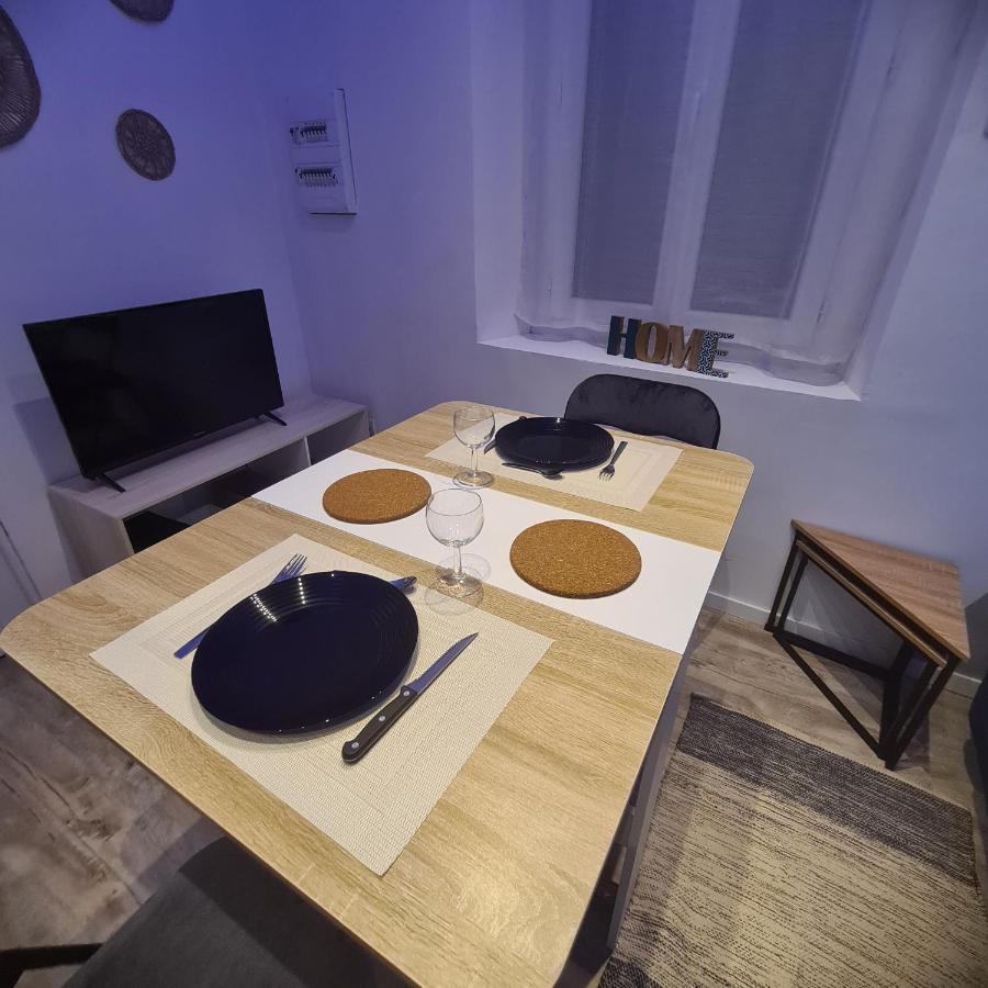 Tres Joli Appartement 2 Pieces, Centre-Ville Tuchan Kültér fotó